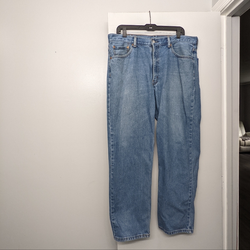 Men's Levi 550 Faded Blue Jeans Size 38W32L